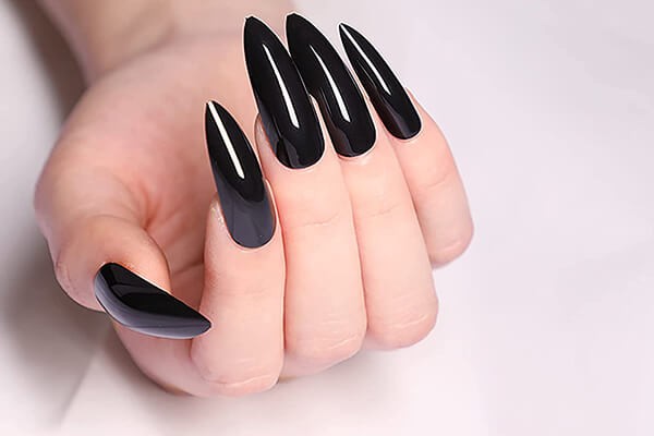 Sơn móng tay màu đen Tưởng nhạt nhoà mà sang hết nấc với 5 kiểu nail đẹp  này  Làm đẹp  Việt Giải Trí
